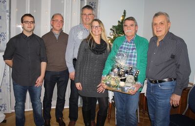 der neu gewählten SPD-Vorstand des Ortsvereins Herdorf gemeinsam mit dem scheidenden Vorsitzenden Detlef Stahl