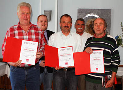 v.l.r. vord. Reihe: Ernst Haubrich, Eberhard Kühler und Hans Ermert. 2.v.l. hint. Reihe: Andreas Hundhausen